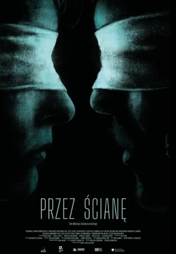 Przez ścianę
