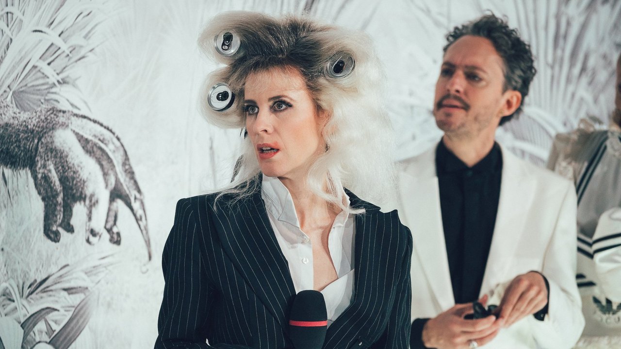 Bunbury. Ernst sein is everything!