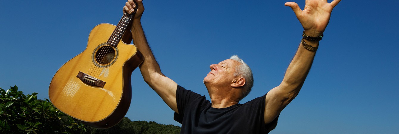 TOMMY EMMANUEL, CGP - LIVING IN THE LIGHT TOUR