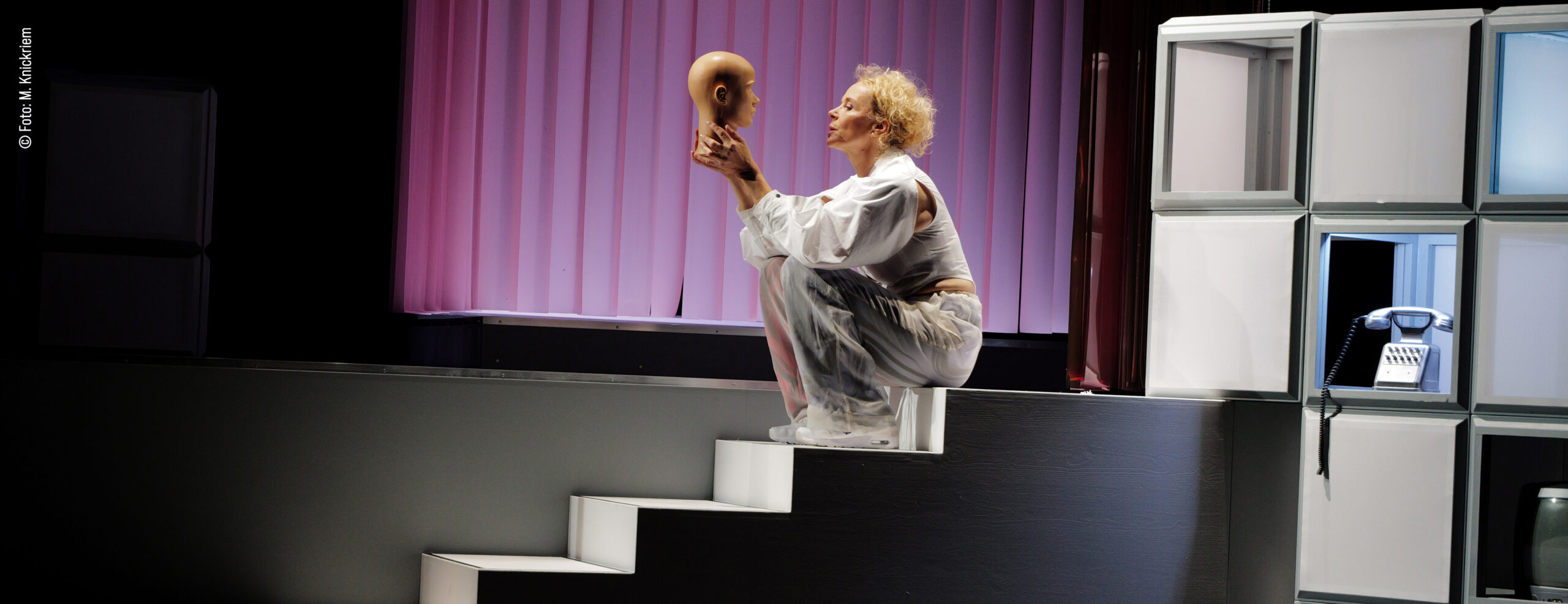 DI•VI•SI•ON (Uraufführung)