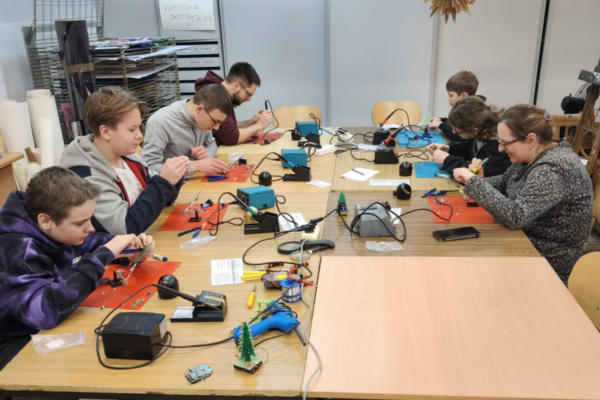 Lutowanie z Mikołajem – zajęcia dla dzieci w wieku 9-12 lat