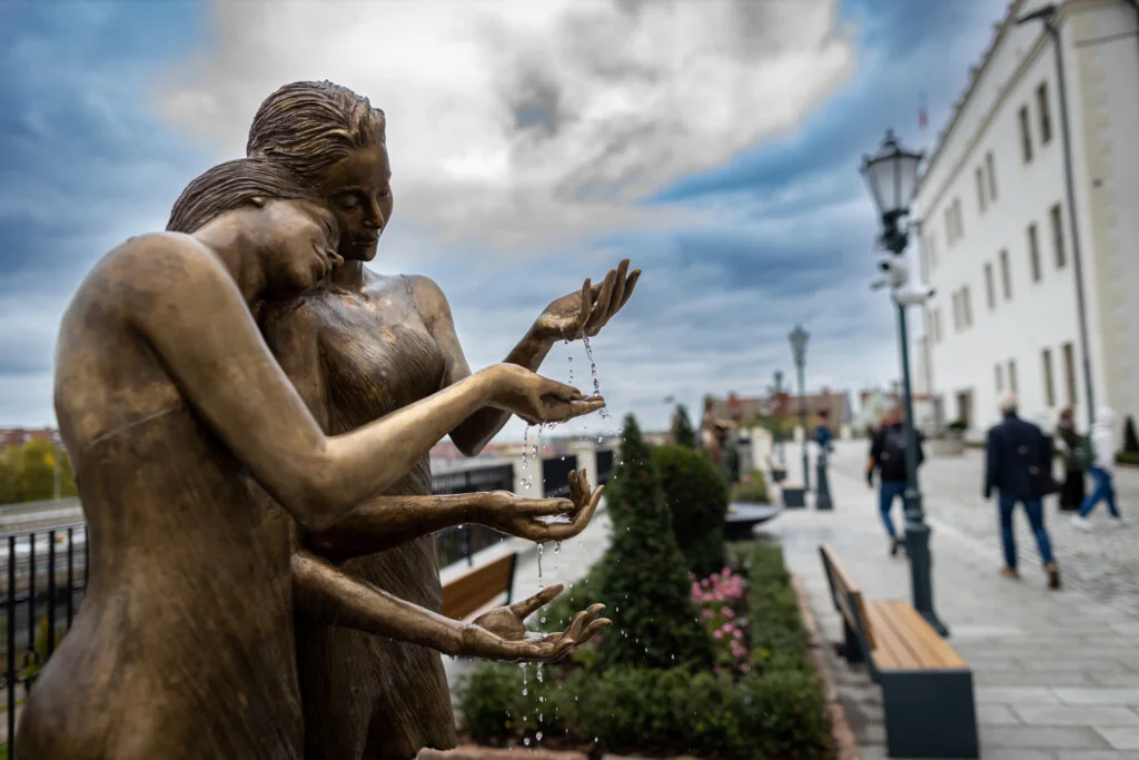 Drops of joy — sculptures by Małgorzata Chodakowska | OUTDOOR EXHIBITION