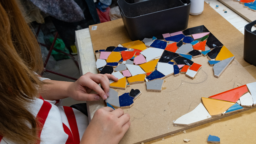 Pracownia mozaiki – warsztaty ceramiczne