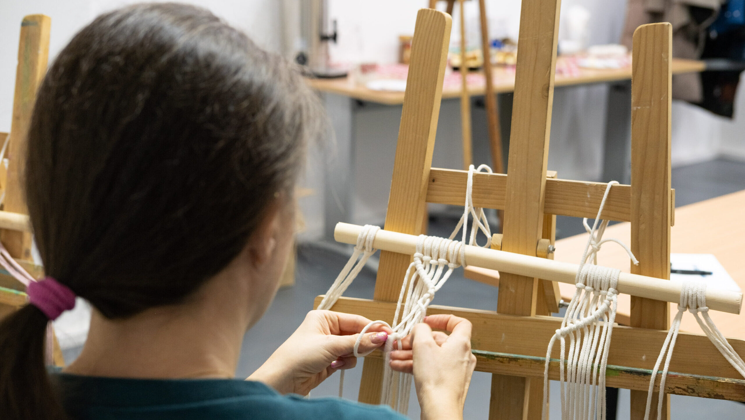 Sztuka spokoju | Makramowe kwietniki