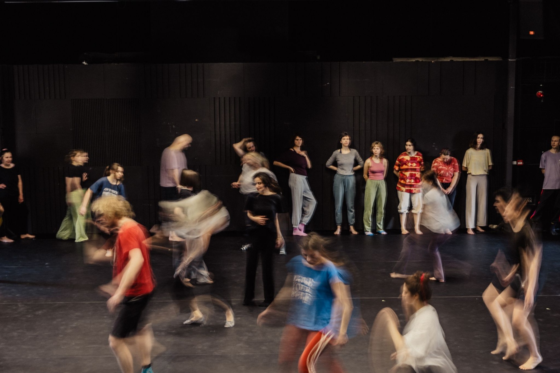MORNINGS IN MOTION Dancing attention — Open movement classes with Angelika Mizińska