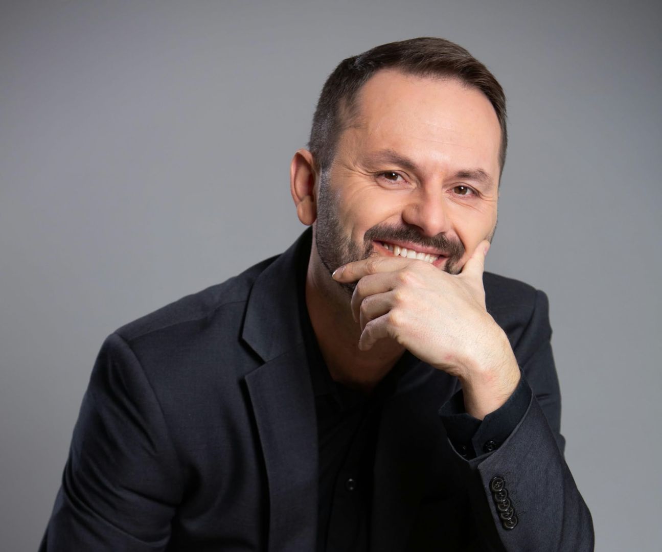 „Mezalians” • Spotkanie autorskie z R. A. Olkiem