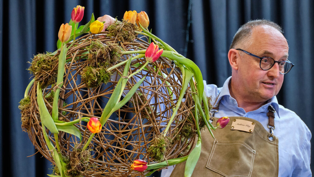 Flower Demonstration: Mists and Mellow Fruitfulness